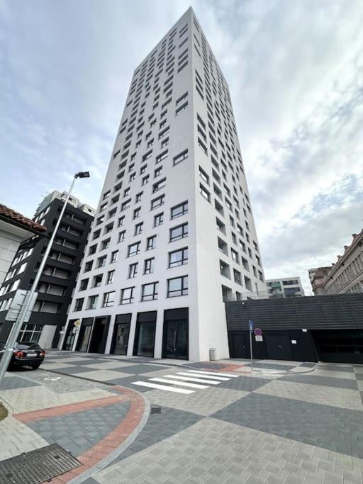 New Apartment Near Tipos Arena, Free Parking, Danubius One Building Bratislava Exterior photo
