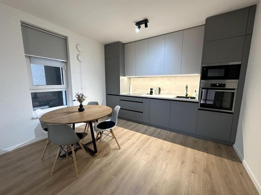 New Apartment Near Tipos Arena, Free Parking, Danubius One Building Bratislava Exterior photo